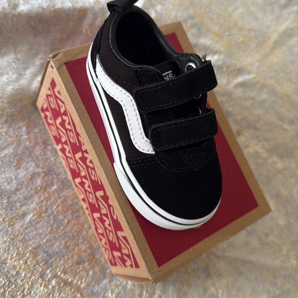 Baby boy Vans ward V